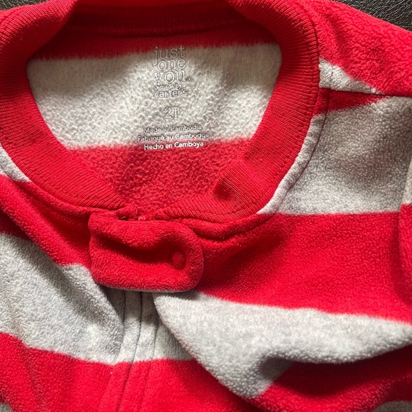 Toddler boys size 2T footsie pjs - Picture 3 of 3